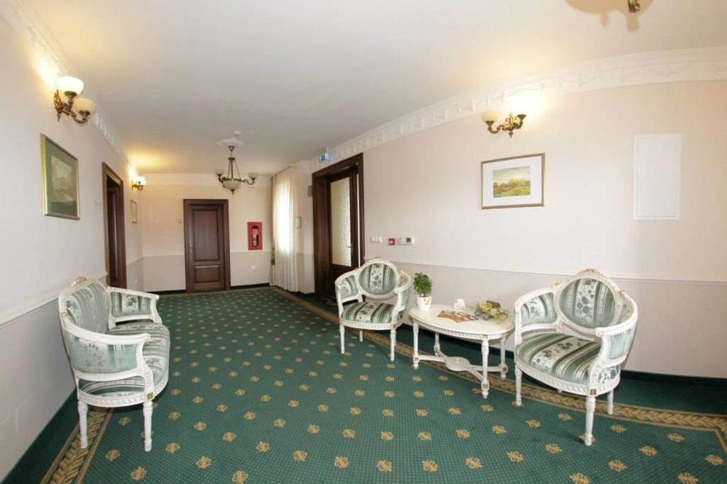 Hotel Slavia Salonta Extérieur photo