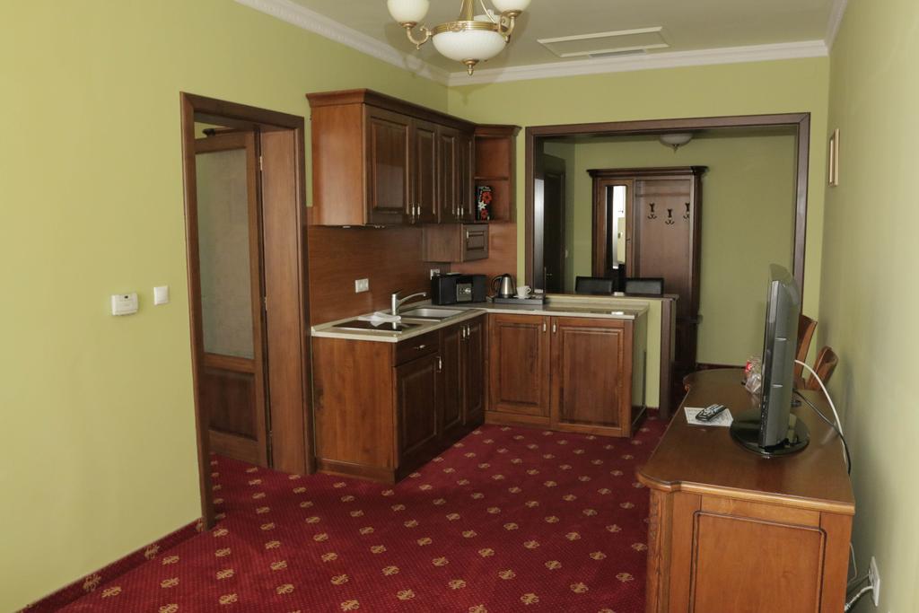 Hotel Slavia Salonta Extérieur photo