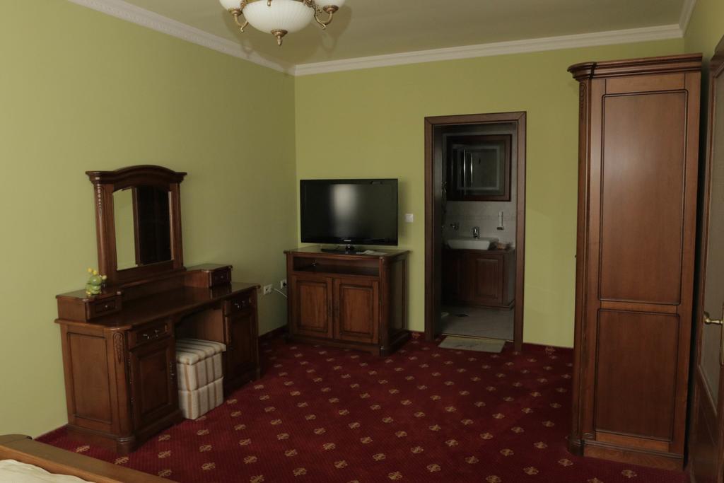Hotel Slavia Salonta Extérieur photo