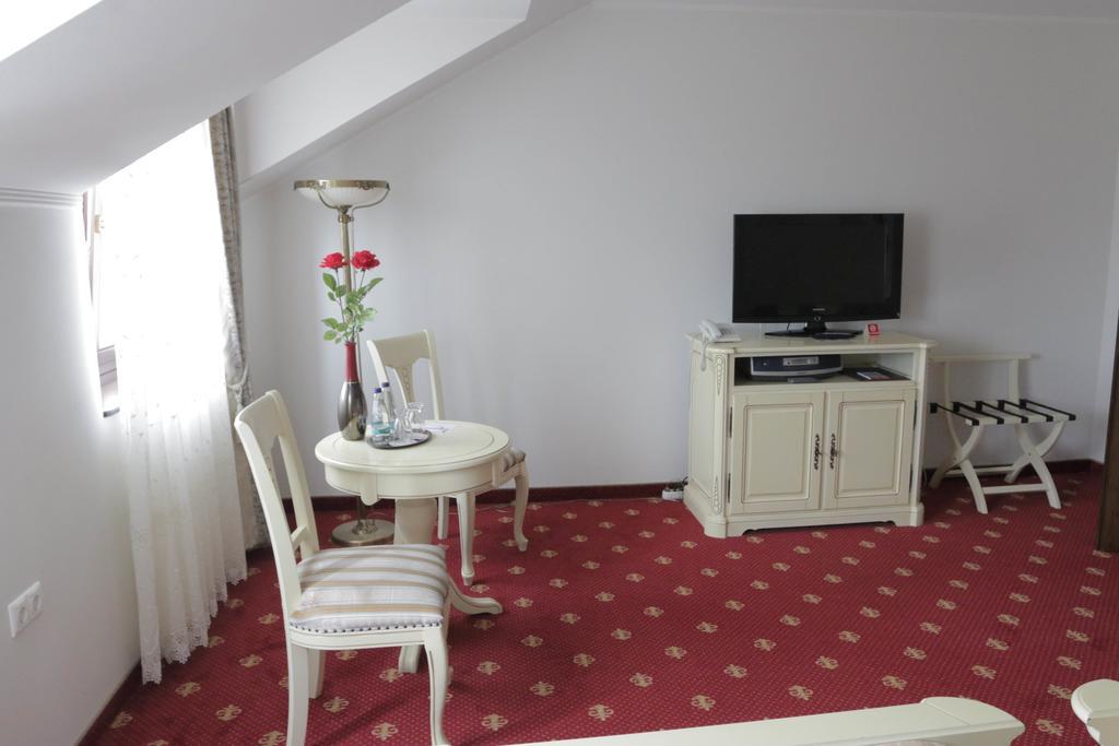 Hotel Slavia Salonta Extérieur photo