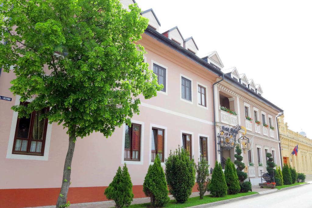 Hotel Slavia Salonta Extérieur photo