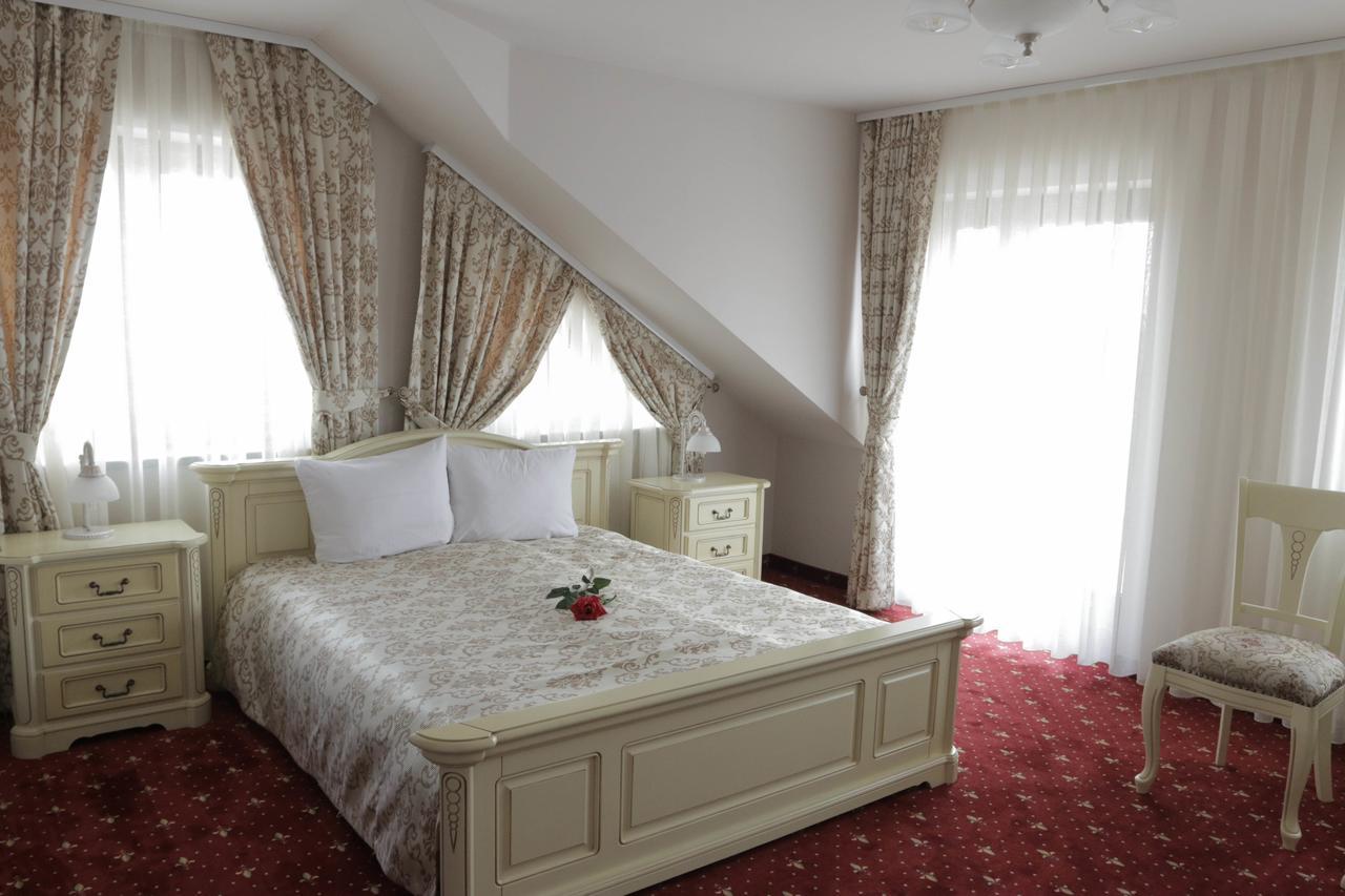 Hotel Slavia Salonta Extérieur photo