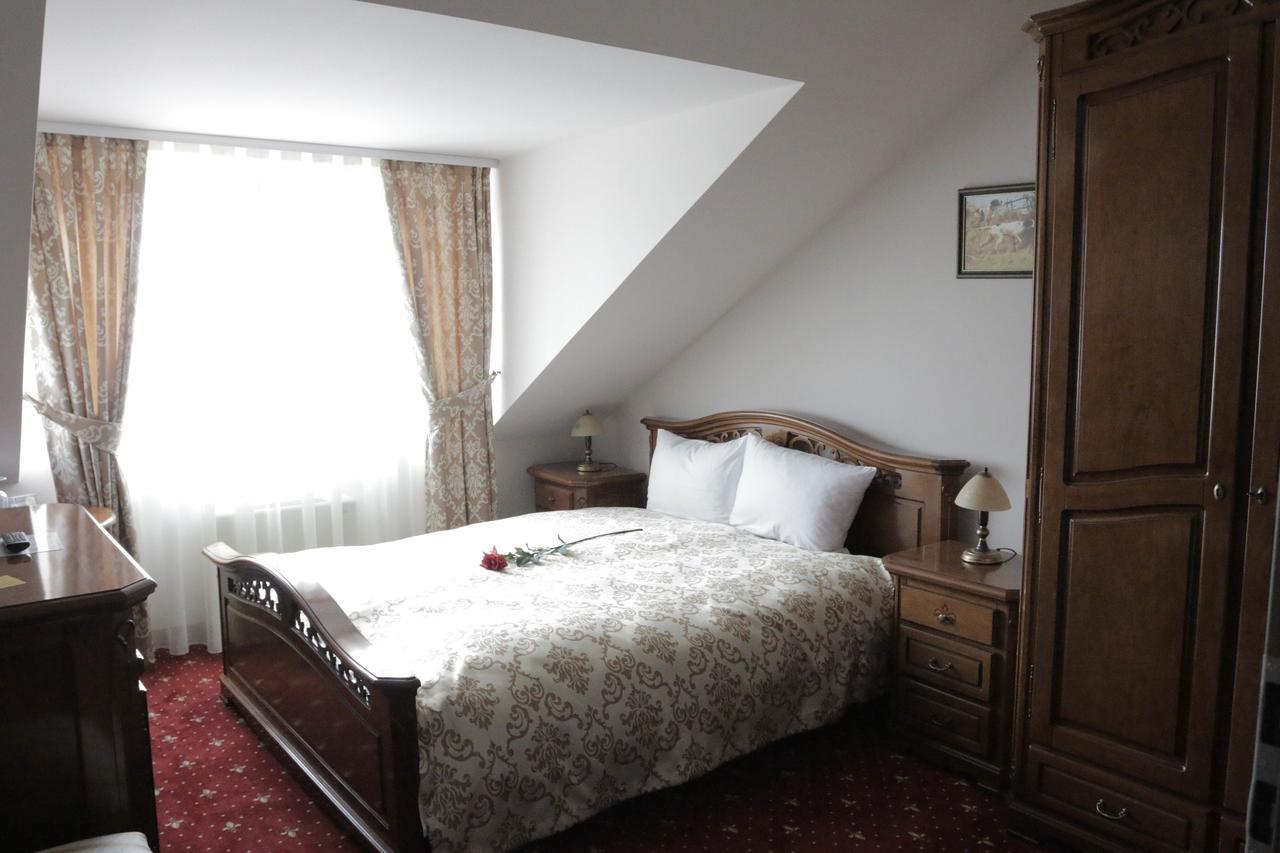 Hotel Slavia Salonta Extérieur photo
