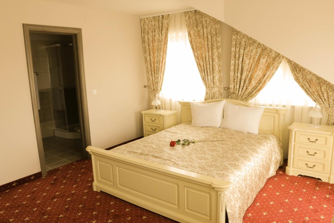 Hotel Slavia Salonta Extérieur photo